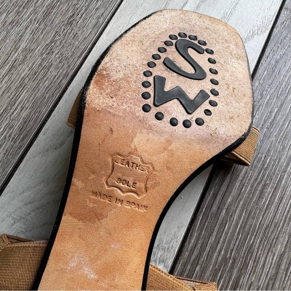 Stuart Weitzman Heels With Elastic Straps | Size: 8 | Regular Condition - Picture 4 of 6